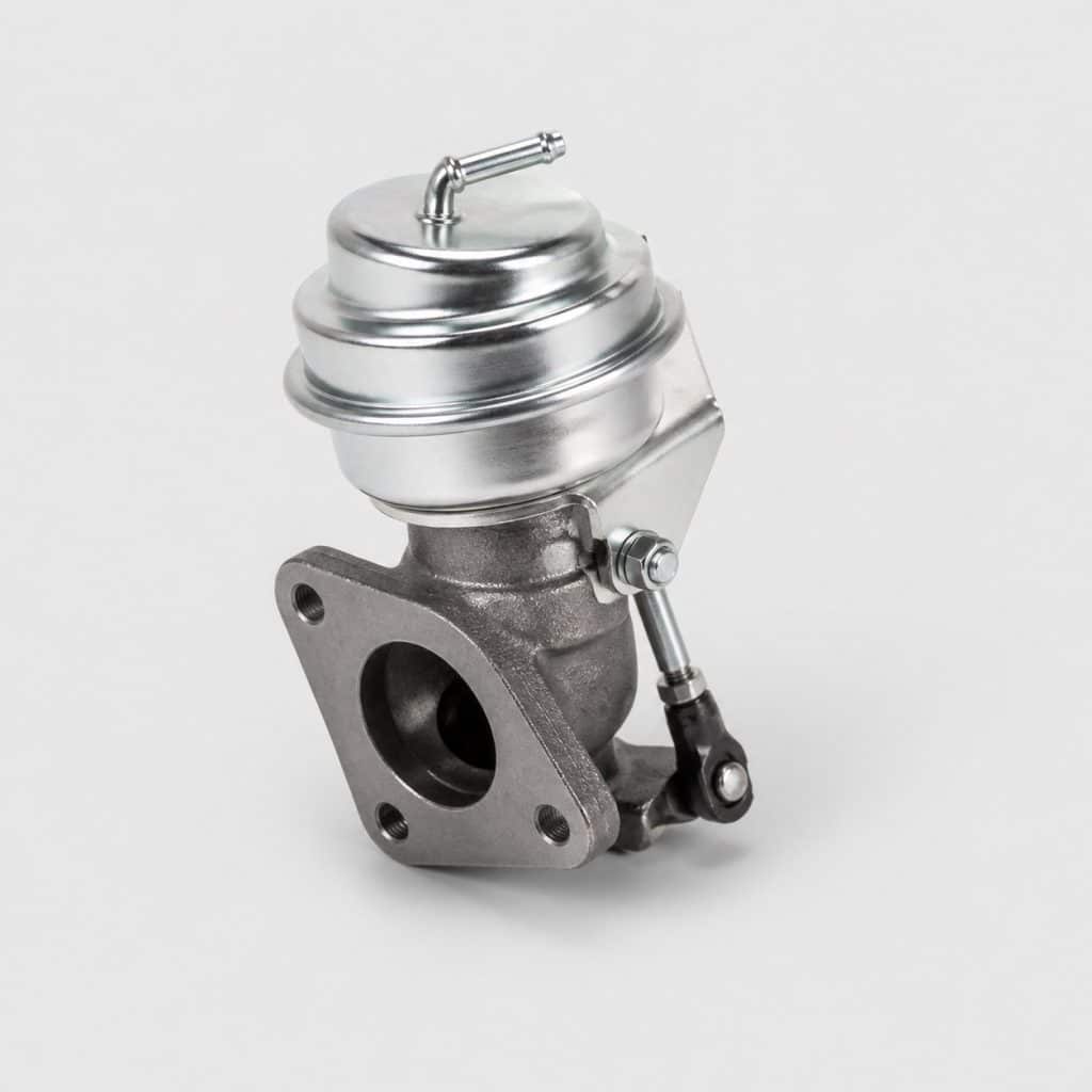 Détendeur de suralimentation turbo sur fond clair